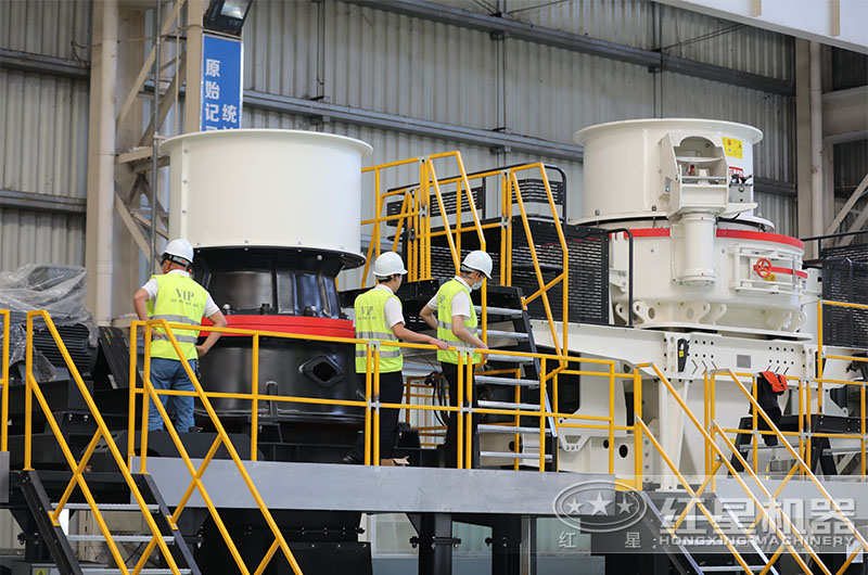 客户参观杏耀平台登录入口圆锥破碎机 客户参观杏耀平台登录入口圆锥破碎机