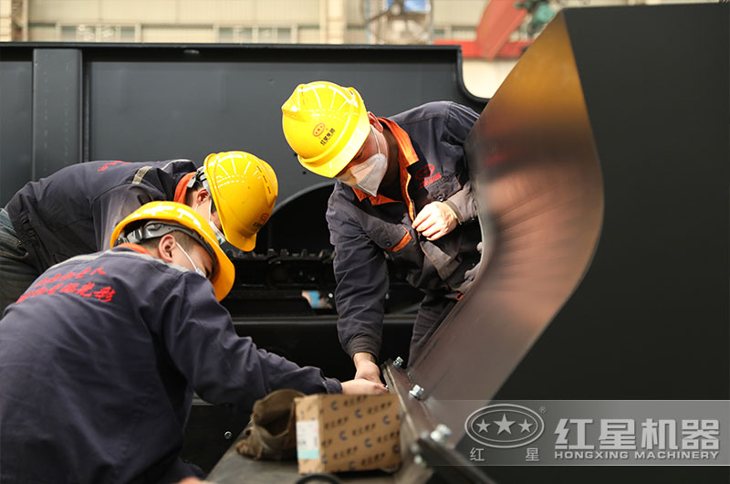 杏耀平台登录入口工人 精细化作业 杏耀平台登录入口工人 精细化作业