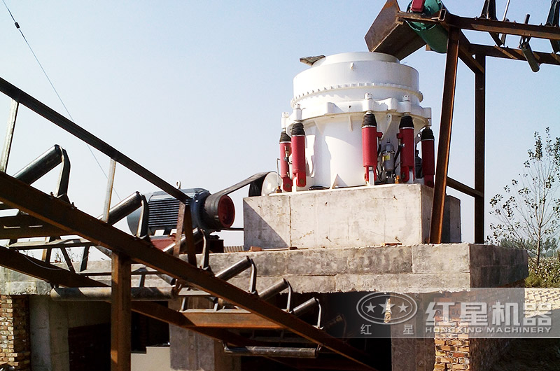 圆锥破碎机作业现场 圆锥破碎机作业现场